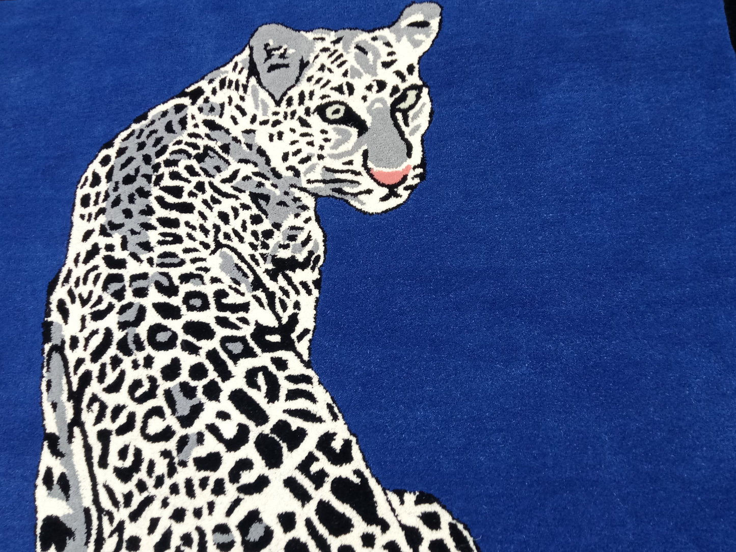 Blue Sitting Leopard Hand Tufted Rug, Cut Pile Rug, Area Rug, Handmade Rugs, Kids Rug, Customize Rug, Soft Rugs.