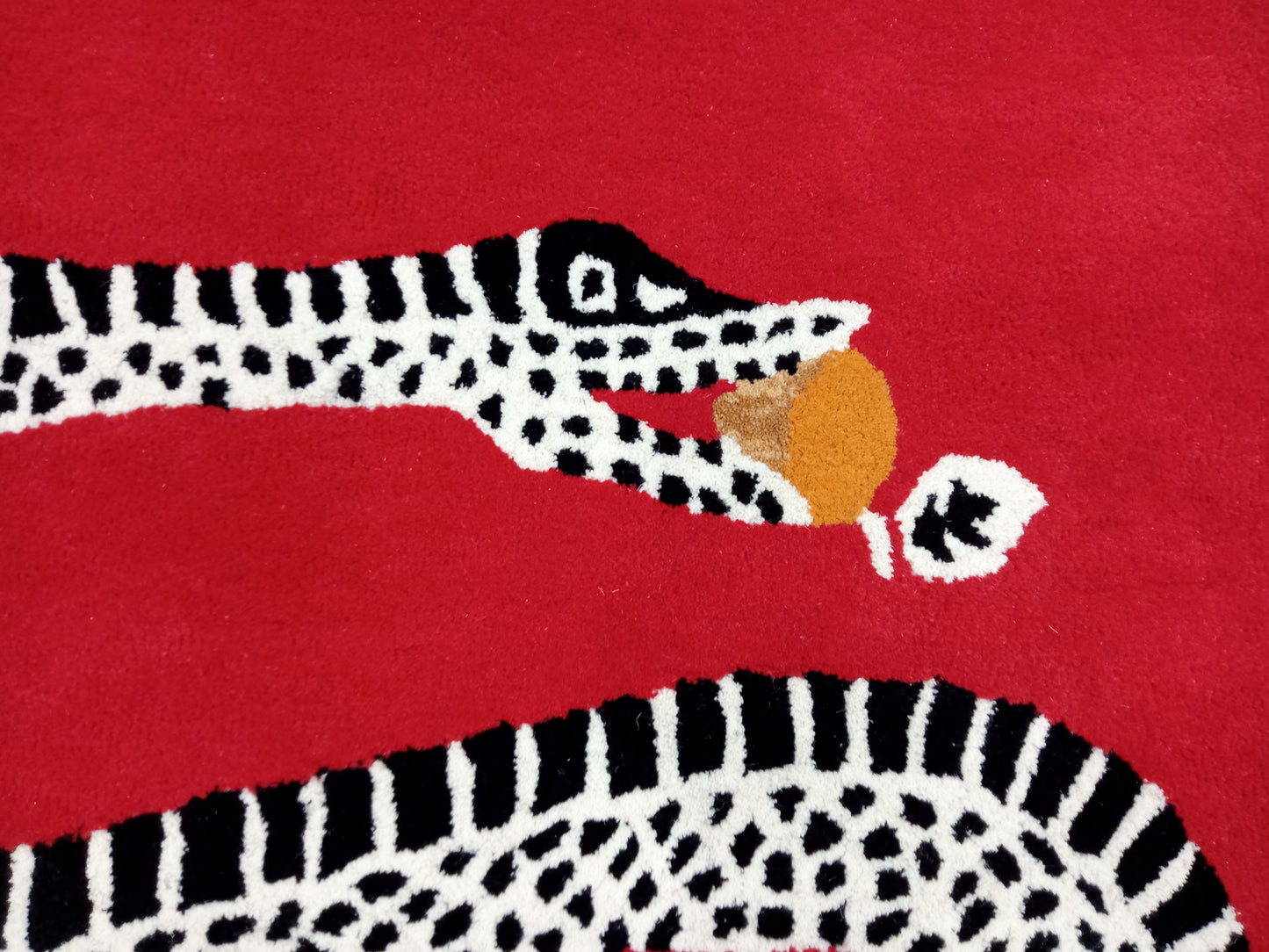 Red Snake Crawling Print Hand Tufted Rug, Cut Pile Rug, Area Rug, Handmade Rugs, Kids Rug, Customize Rug, Soft Rugs.
