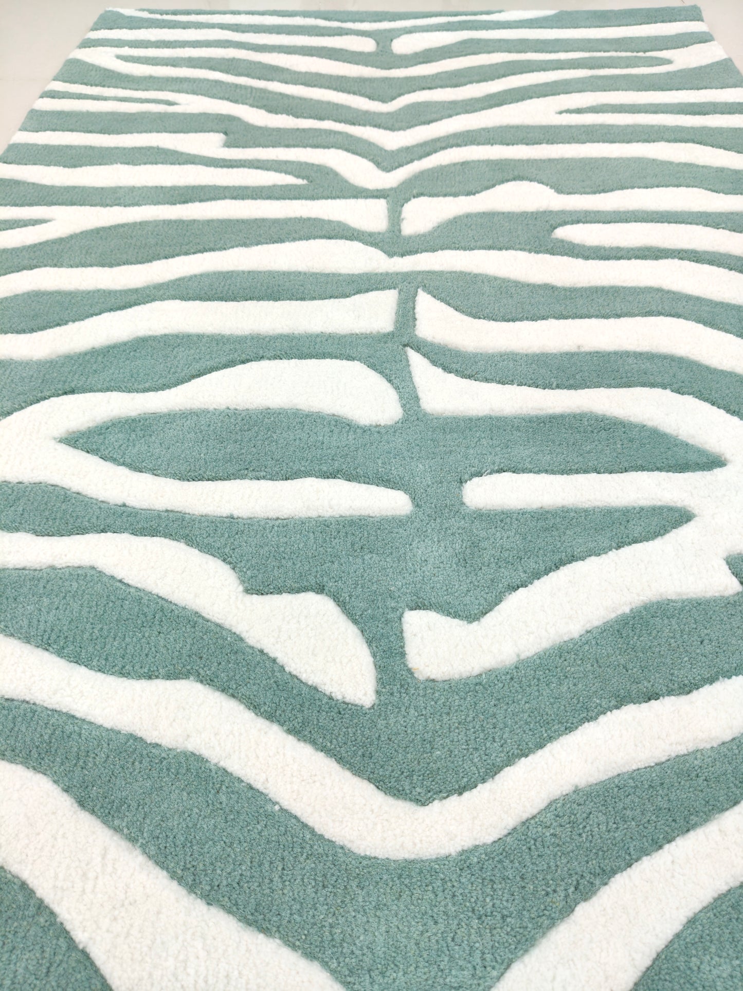 White Striped Zebra Print Hand Tufted Rug, Cut Pile Rug, Area Rug, Handmade Rugs, Kids Rug, Customize Rug, Soft Rugs.