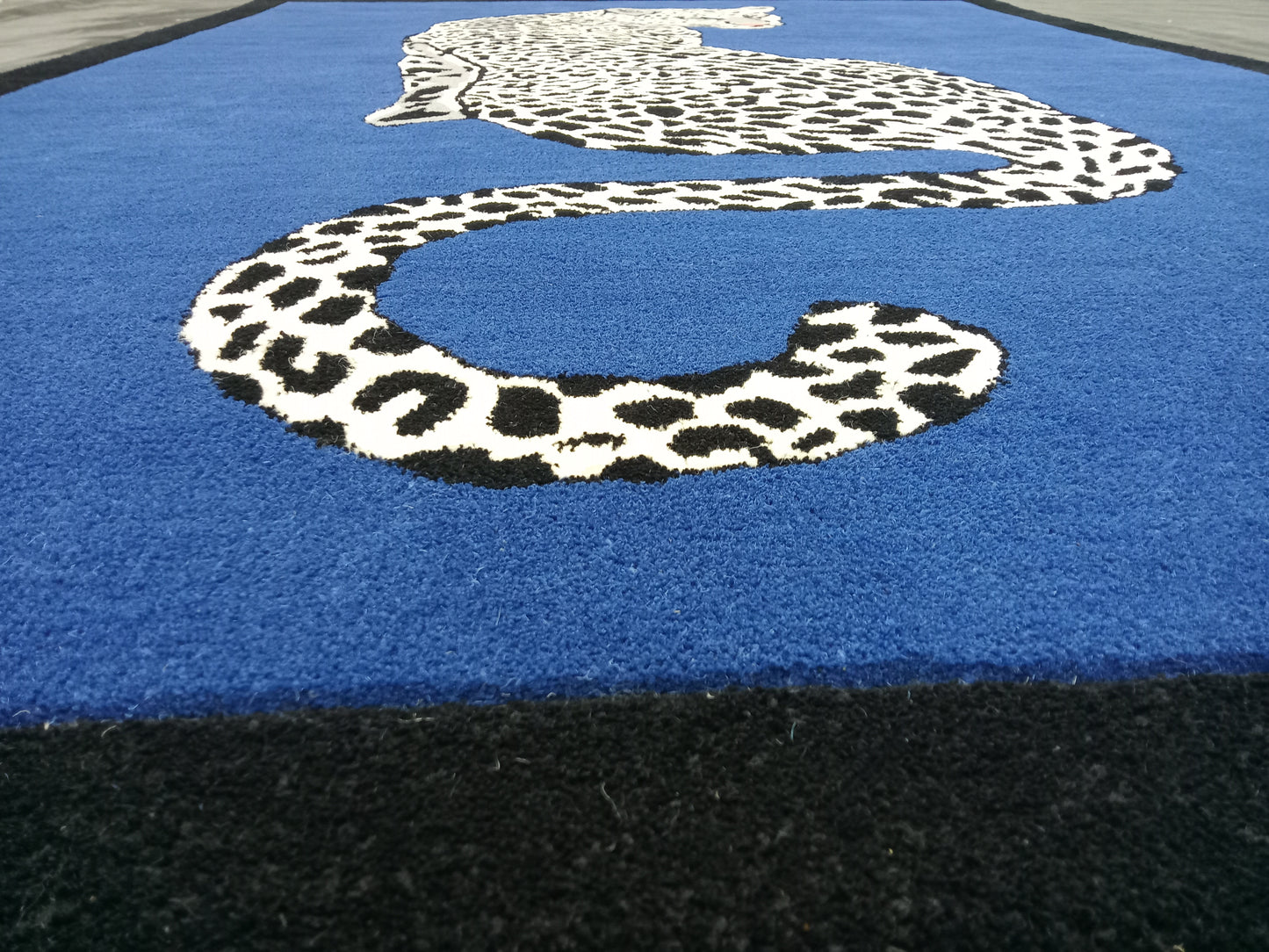 Blue Sitting Leopard Hand Tufted Rug, Cut Pile Rug, Area Rug, Handmade Rugs, Kids Rug, Customize Rug, Soft Rugs.
