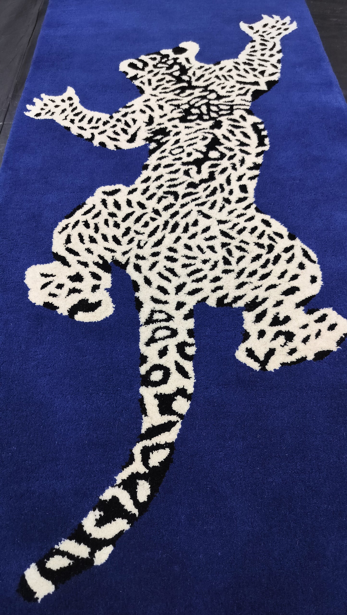 Blue Leopard Climbing Hand Tufted Rug, Cut Pile Rug, Area Rug, Handmade Rugs, Kids Rug, Customize Rug, Soft Rugs.