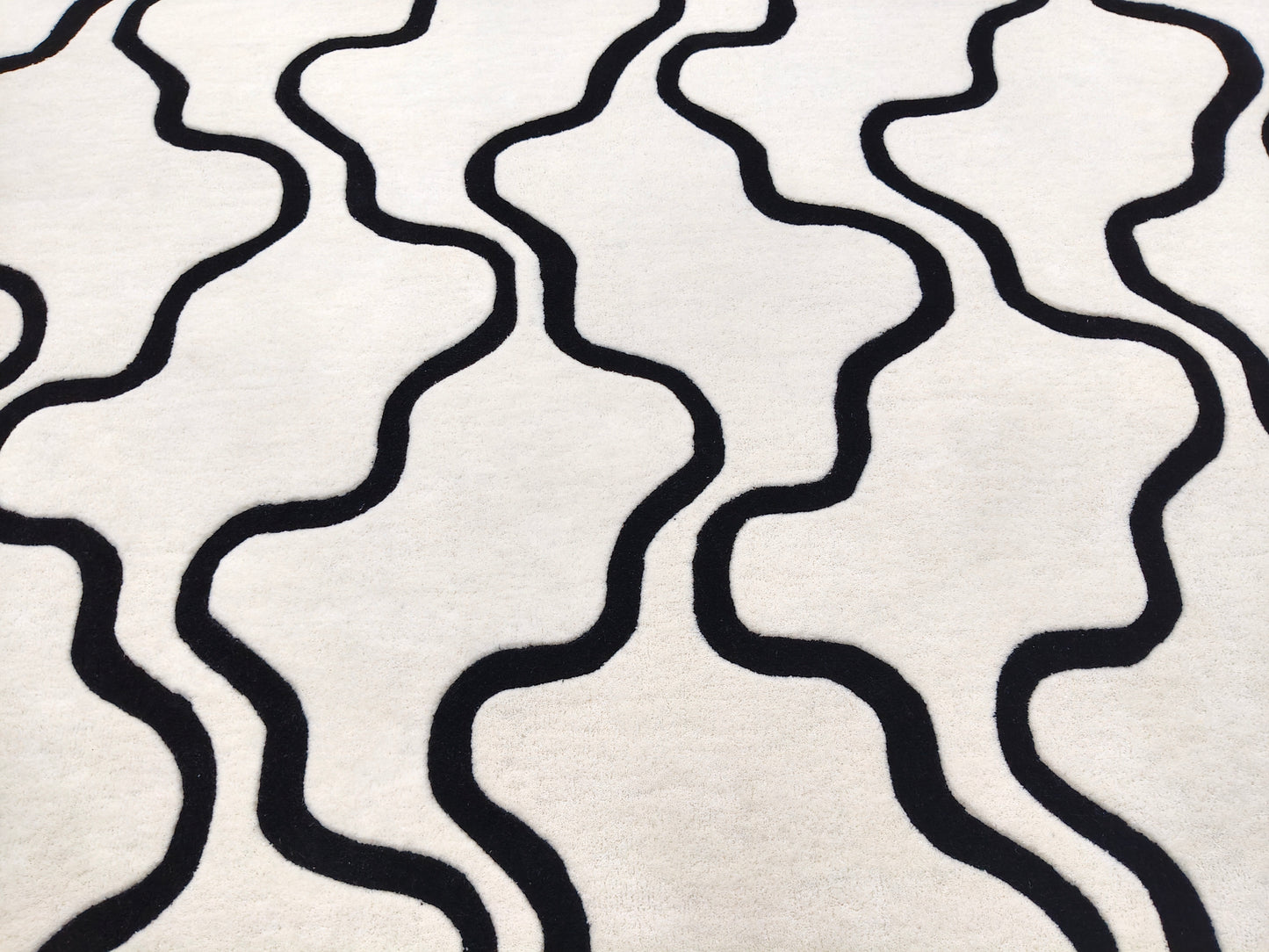 Black Wave Lines Swirl Hand Tufted Rug, Cut Pile Rug, Area Rug, Handmade Rugs, Kids Rug, Customize Rug, Soft Rugs.