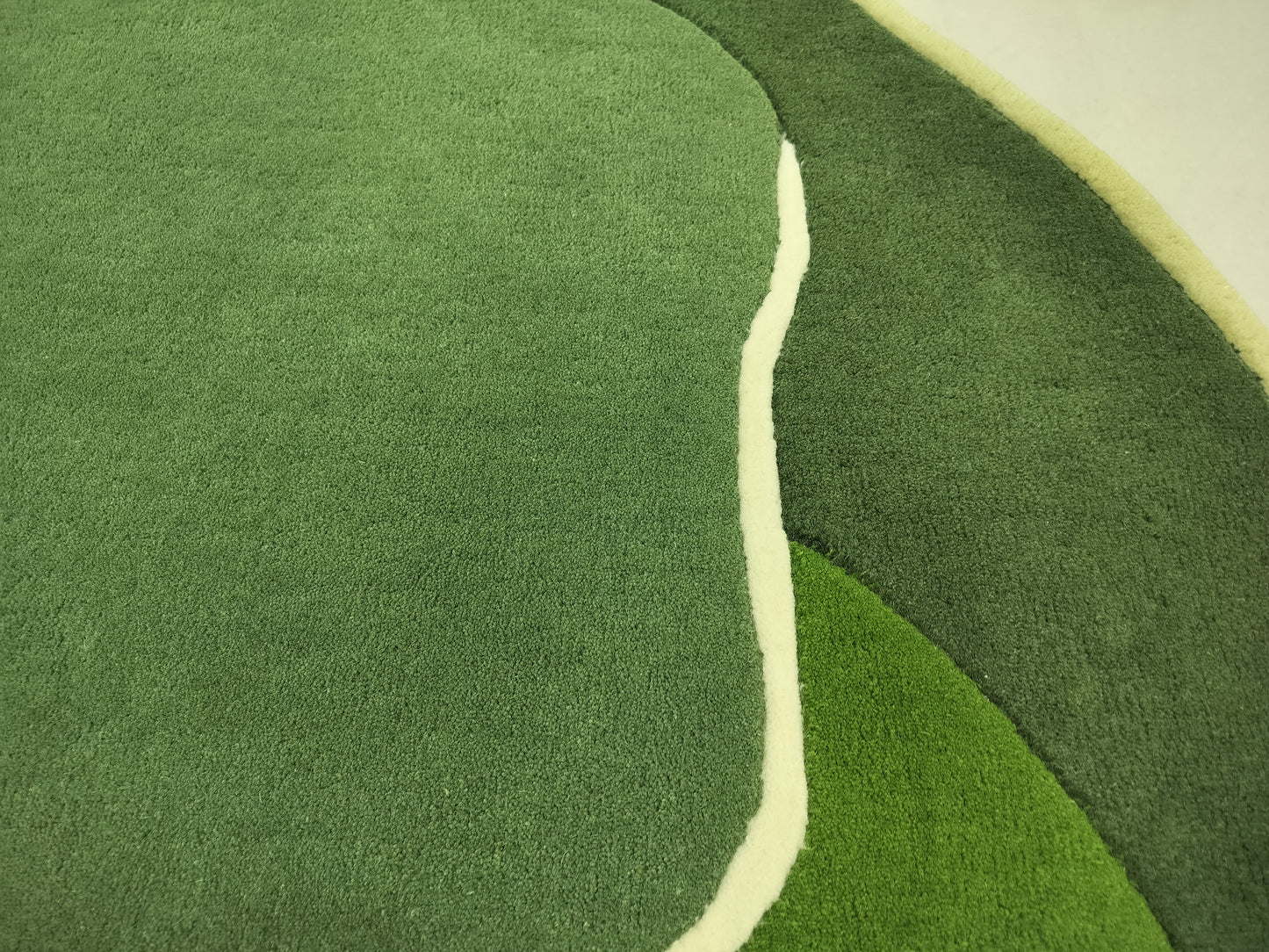 Green Shaped Multi Color Round Hand Tufted Rugs, Shaped Print Design Rug, Cut Pile Rug, Handmade Rugs, Kids Rug, Area Rug, Customize Rug, Soft Rugs.
